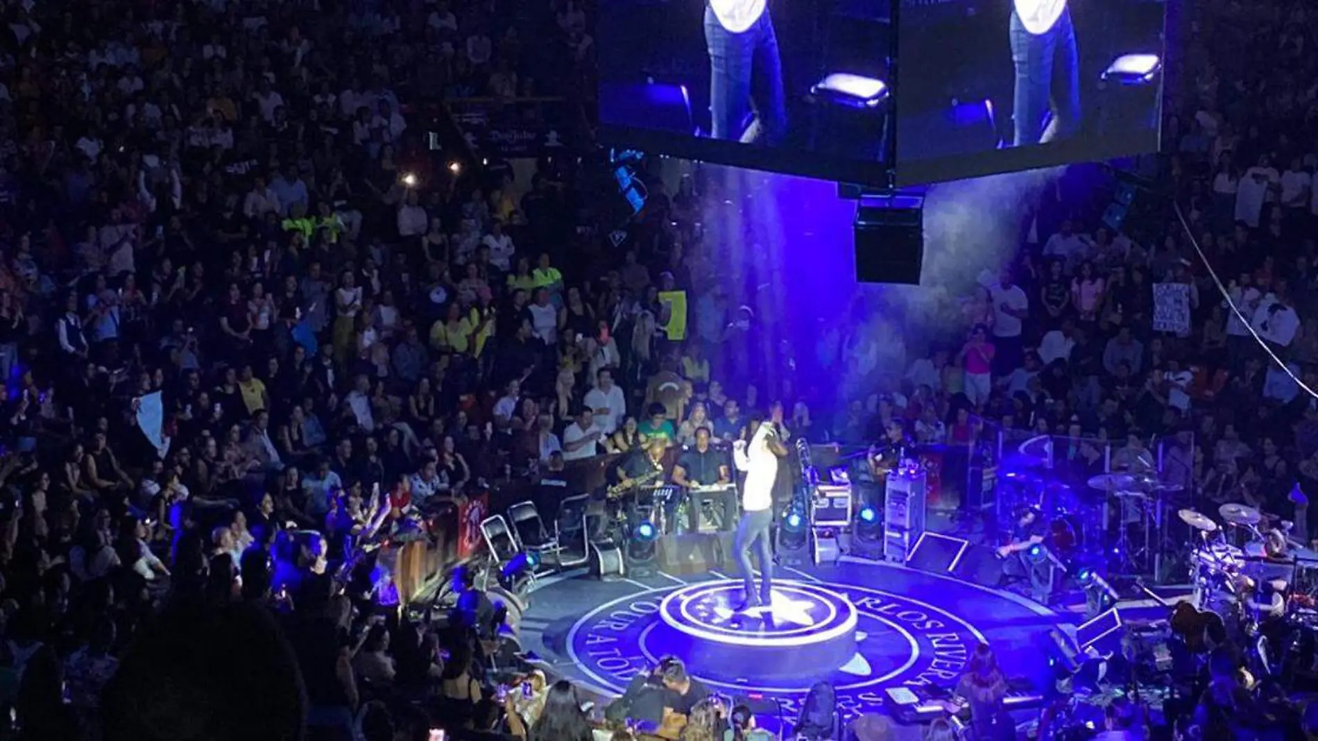 el cantante tlaxcalteca, Carlos Rivera, se presentó en la Feria de Puebla 2024